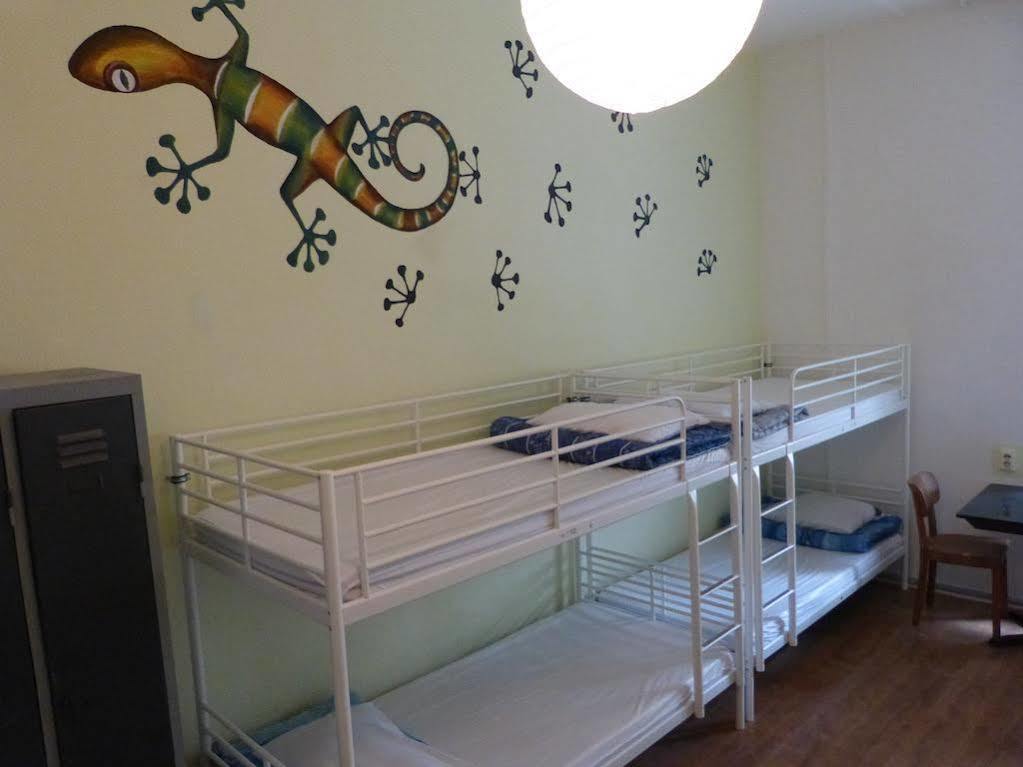 Corner Hostel Berlin Prenzlauer Berg Екстериор снимка