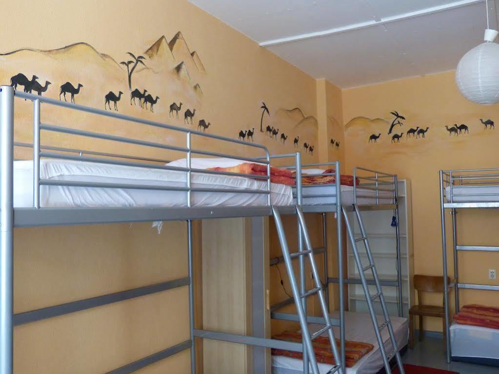 Corner Hostel Berlin Prenzlauer Berg Екстериор снимка