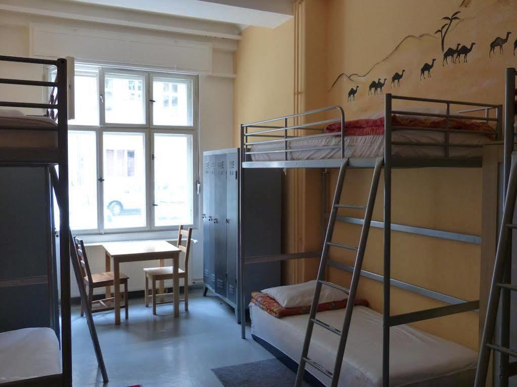 Corner Hostel Berlin Prenzlauer Berg Екстериор снимка